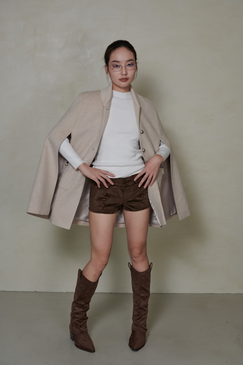 049 SHORT CAPE - ECRU