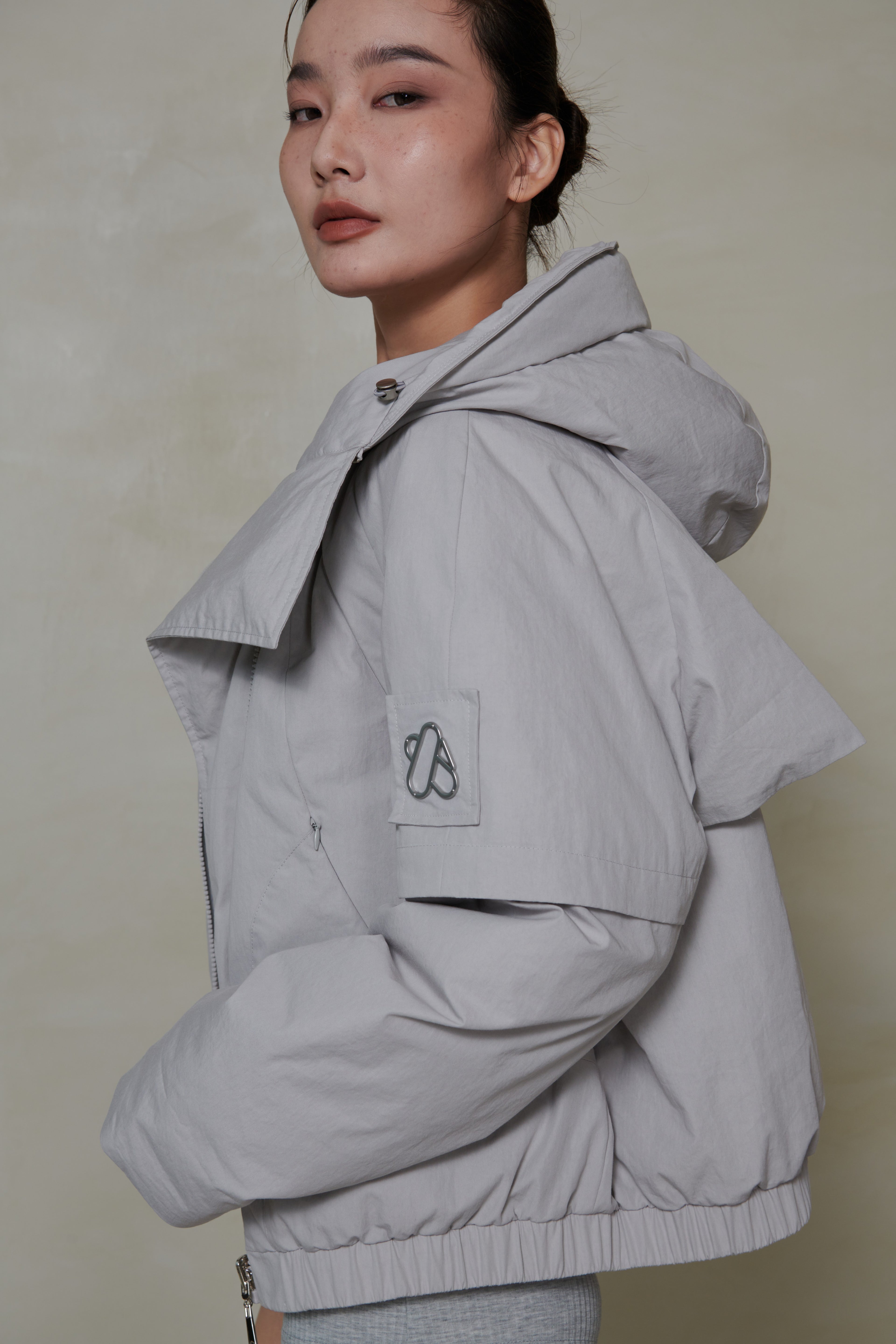 018 SHORT CONVERTIBLE DOWN JACKET - ALLOY