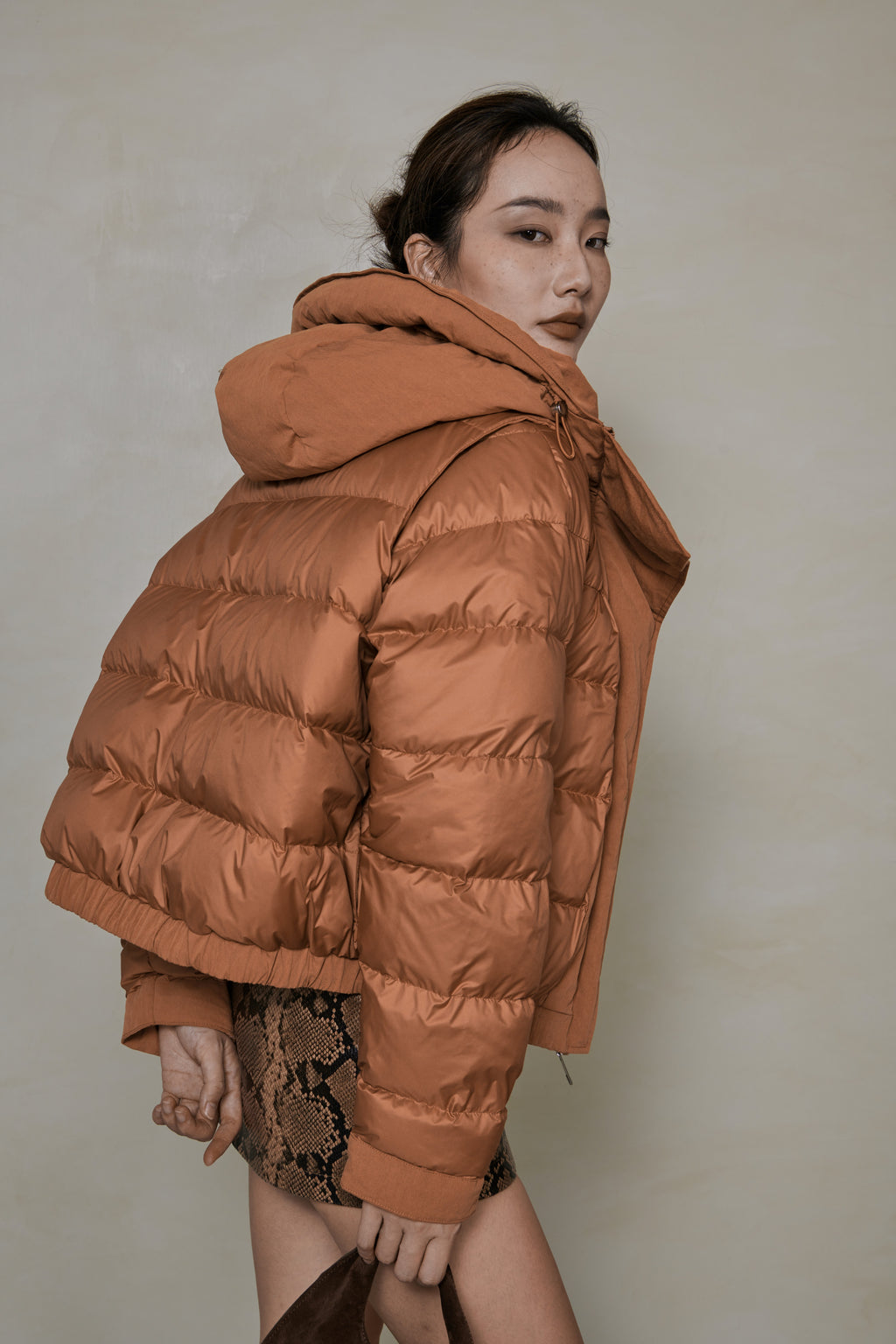 018 SHORT CONVERTIBLE DOWN JACKET - TERRA