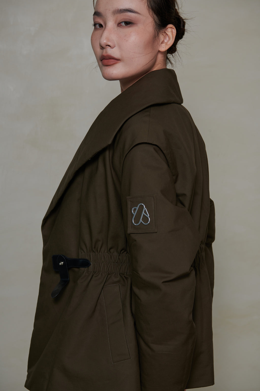 021 SHORT CONVERTIBLE DOWN JACKET - TUNDRA