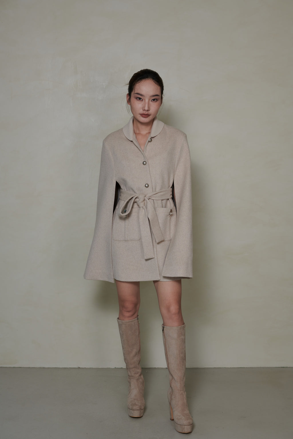 049 SHORT CAPE - ECRU