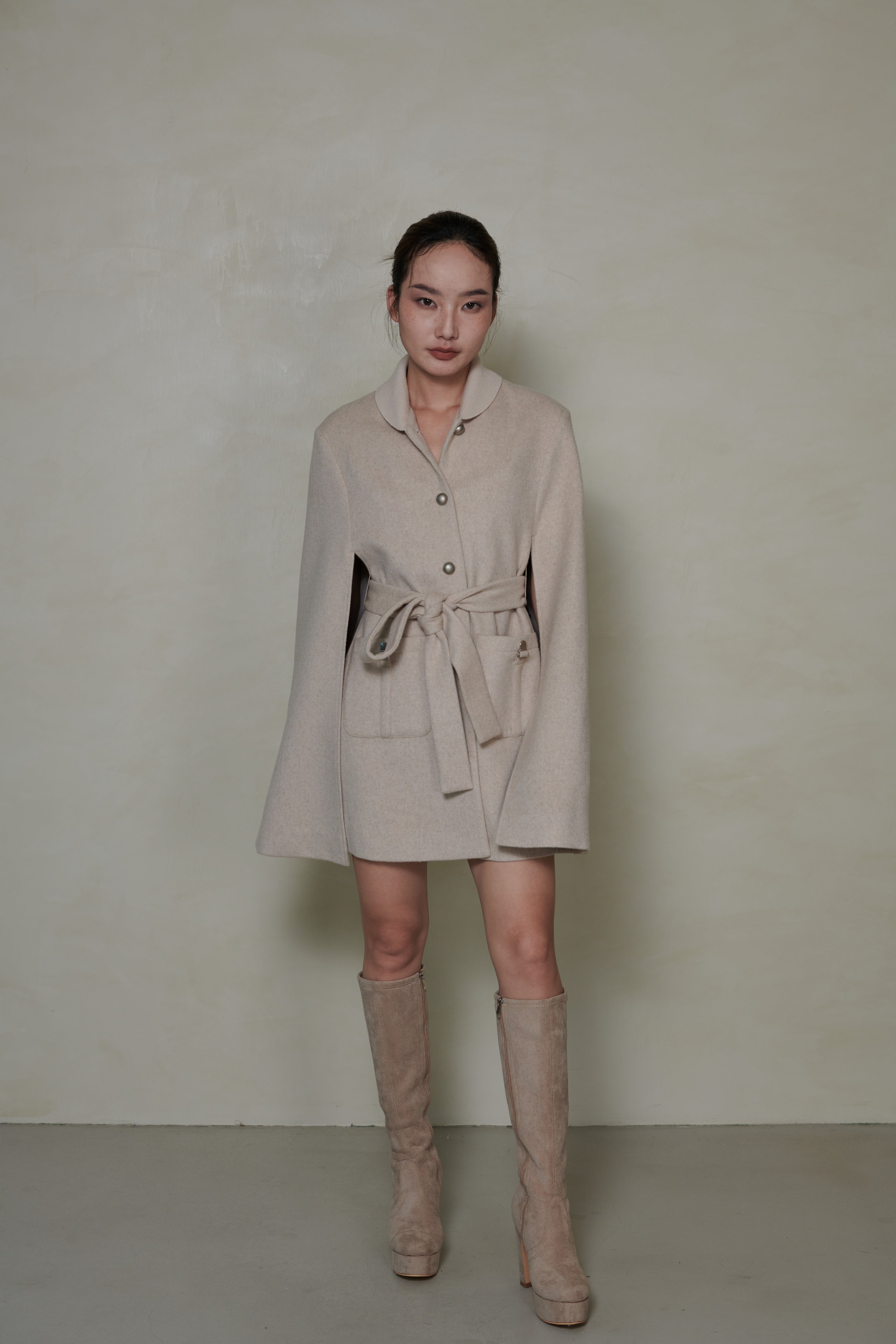 049 SHORT CAPE - ECRU