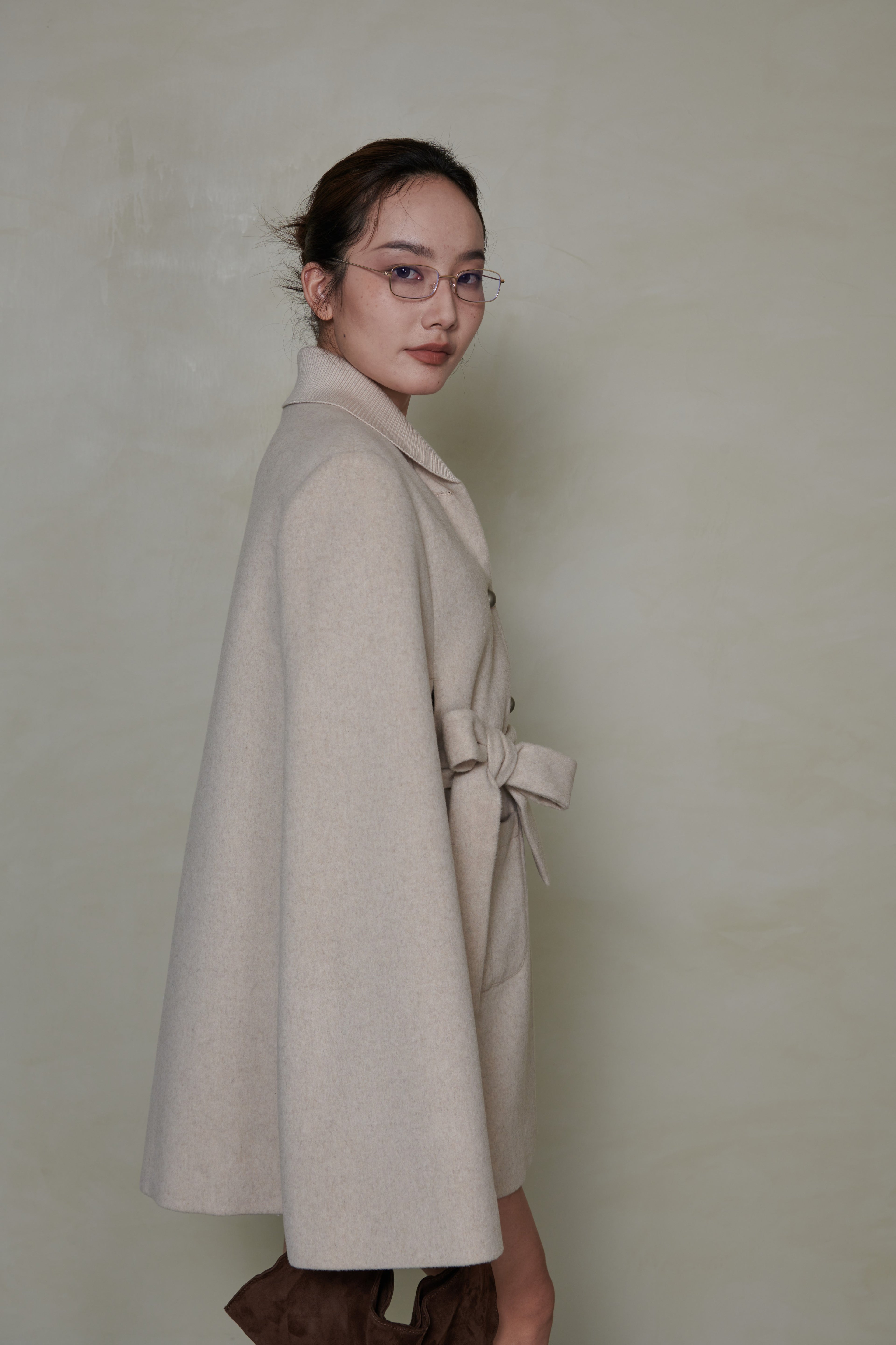 049 SHORT CAPE - ECRU