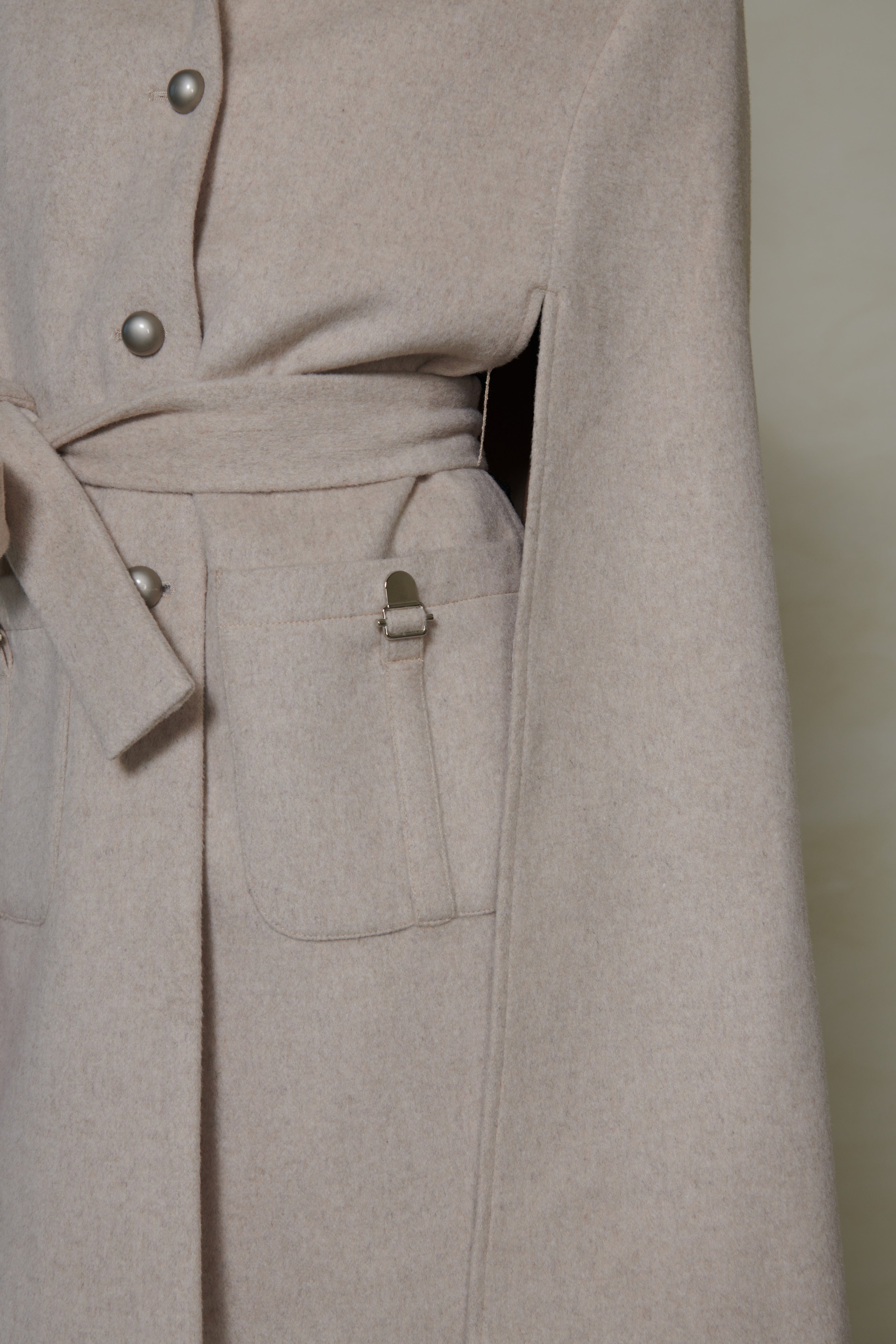 049 SHORT CAPE - ECRU